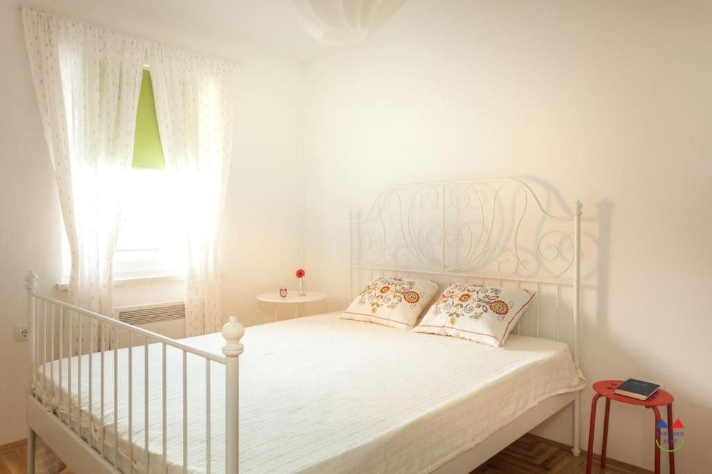 Apartment Lovely Near Airport